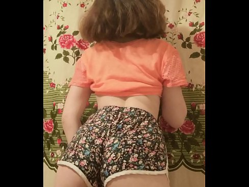 ❤️ Leanabh òg sexy a ’toirt dheth na shorts aice air a’ chamara ️ Super porn aig gd.ixiporn.ru