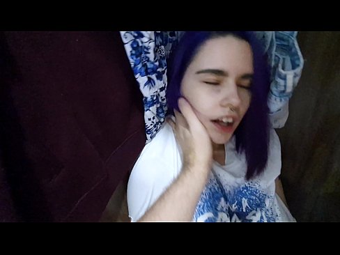❤️ Lorg mi mo sis anns a’ chlòsaid agus chuidich i cum ️ Super porn aig gd.ixiporn.ru